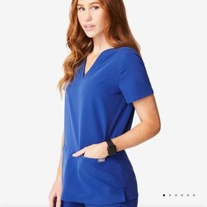 3 Pocket scrub top